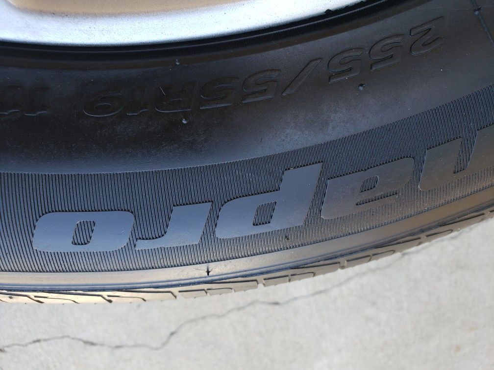 RANGE ROVER VELAR 19"INCH WHEELS WITH 255/55/19 HANKOOK DYNAPRO HP2 TIRES