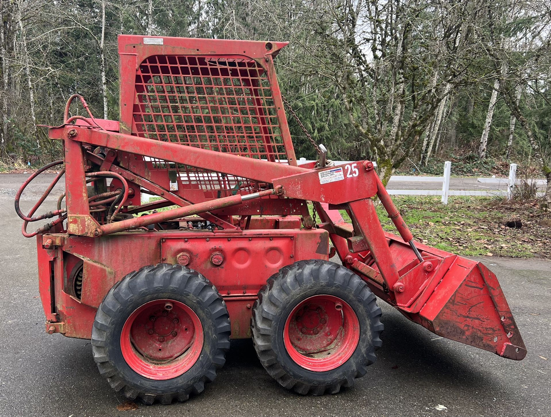 Bobcat 610 skid steer with 60” bucket - mechanic special