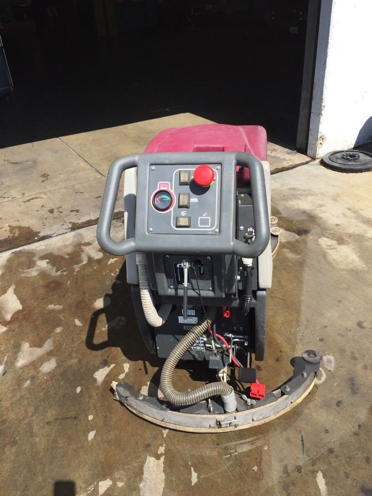 Minuteman 200X Floor Scrubber