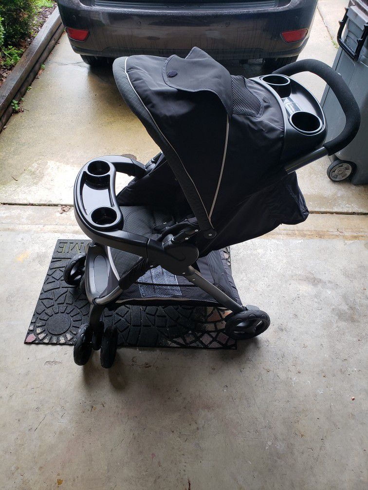 LIKE NEW Graco Fast Action Stroller (Works with all QuicK Connect Carseats From GRACO