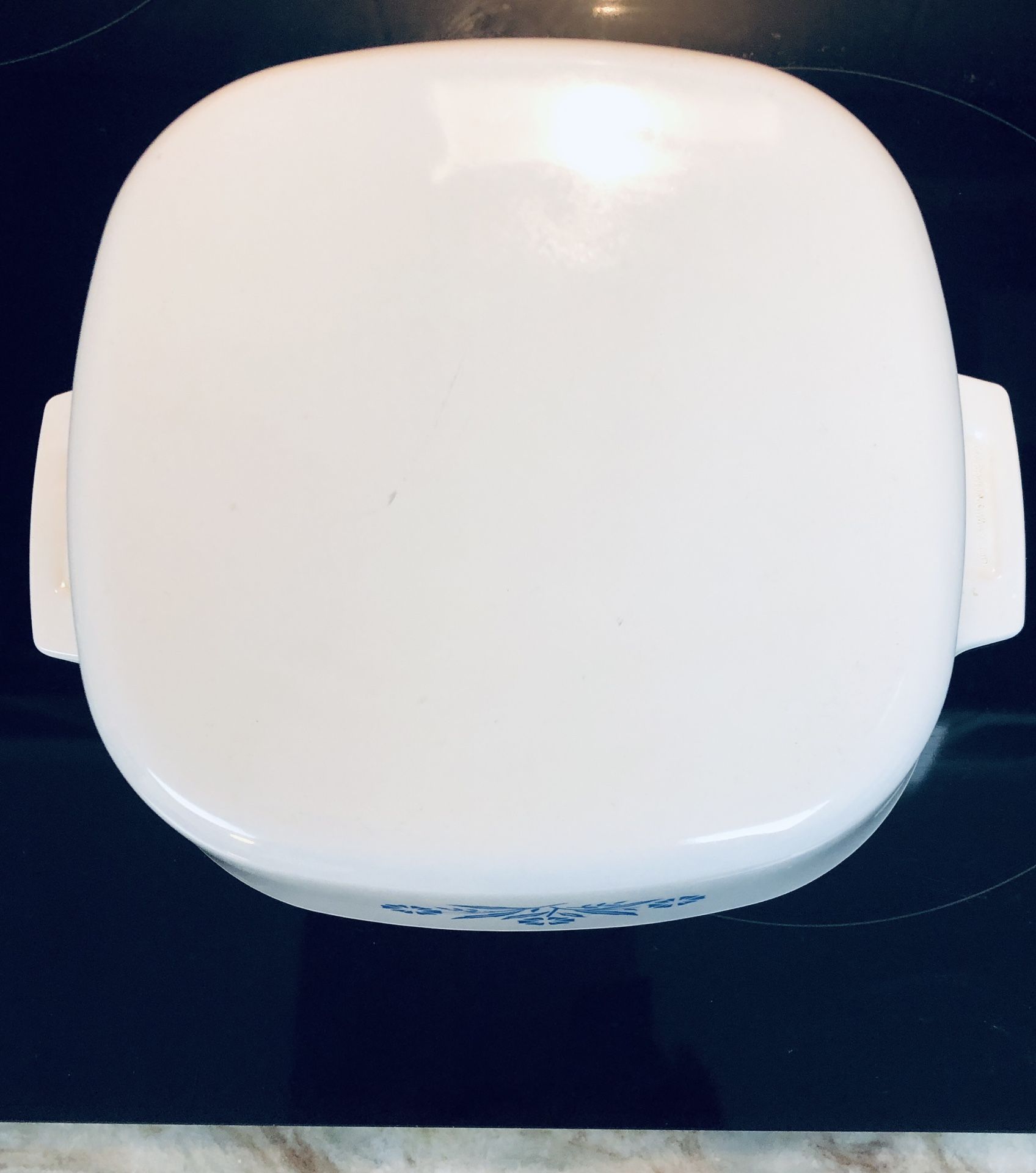 1.5 Quart Corning Ware Blue cornflower with lid
