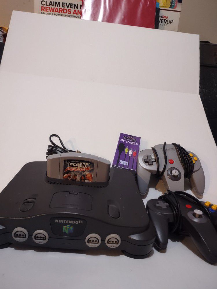 Nintendo 64 W 2 Controllers, All Hook Ups And One Game