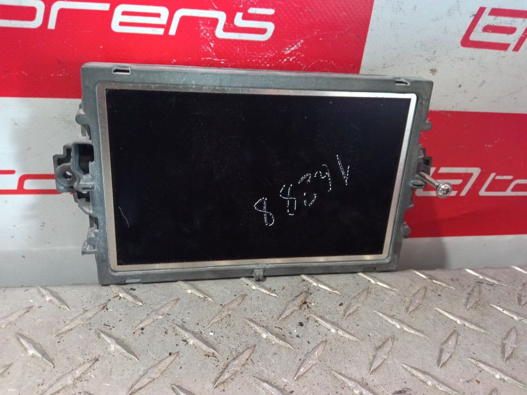 Display For 2013 Mercedes C-Class Stock 16288