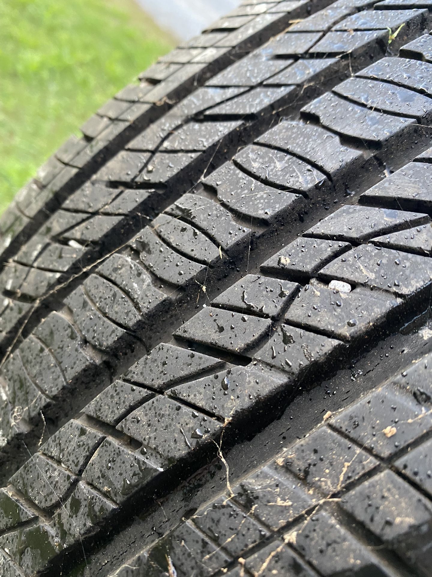 225/60/17 Matching Set Of Kumho's