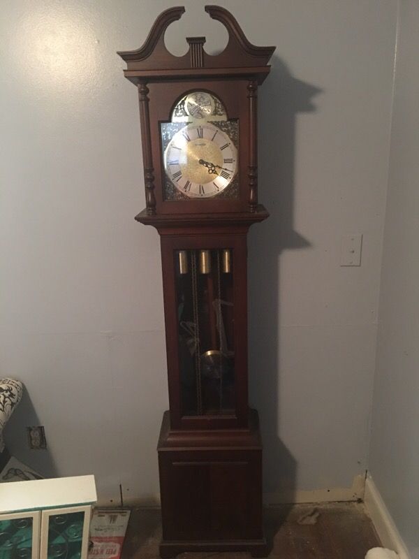 HOWARD MILLER GRANDFATHER CLOCK (BARWICK CLOCKS) MODEL 4878 ...