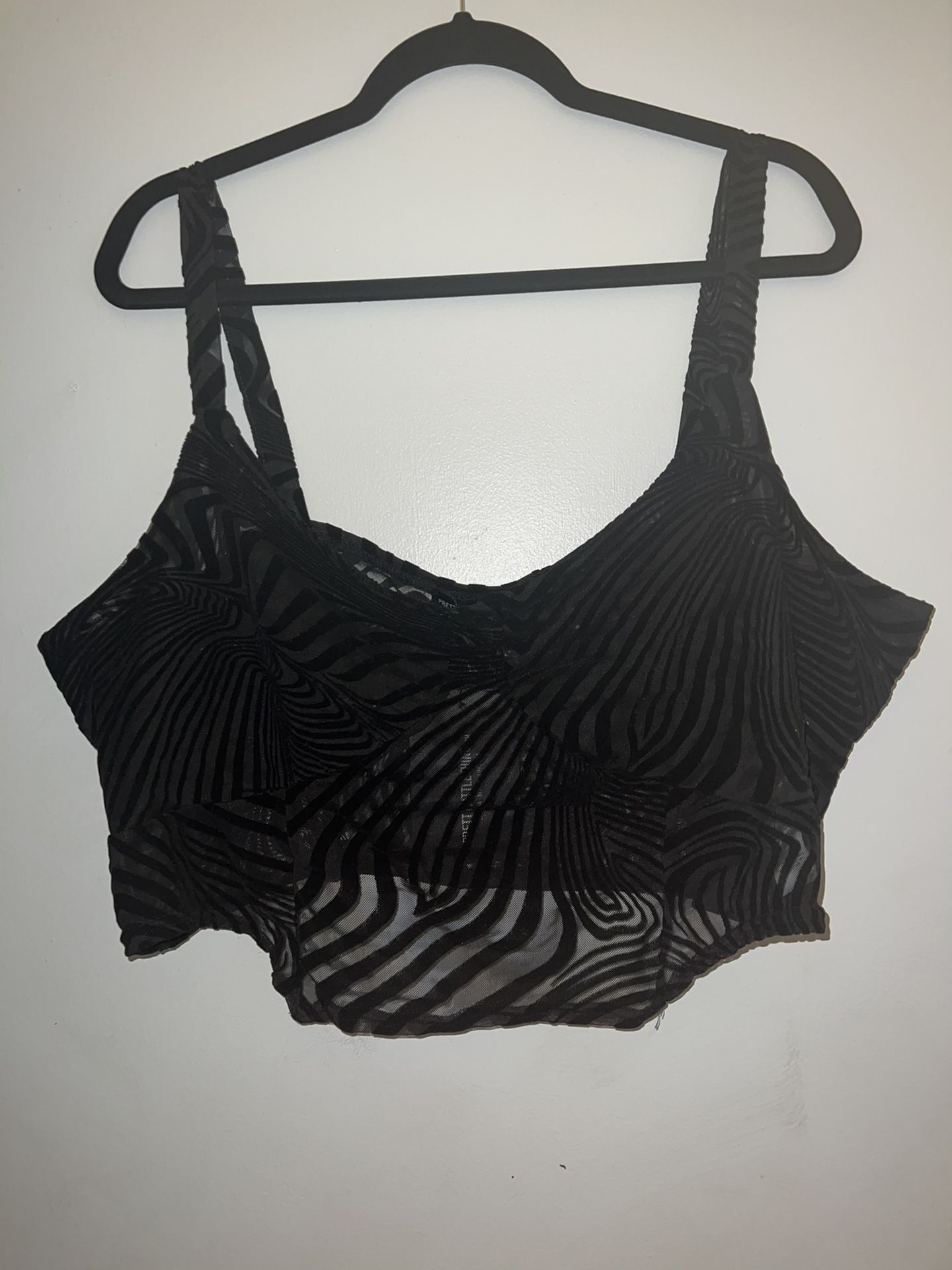 PrettyLittleThing Crop Top