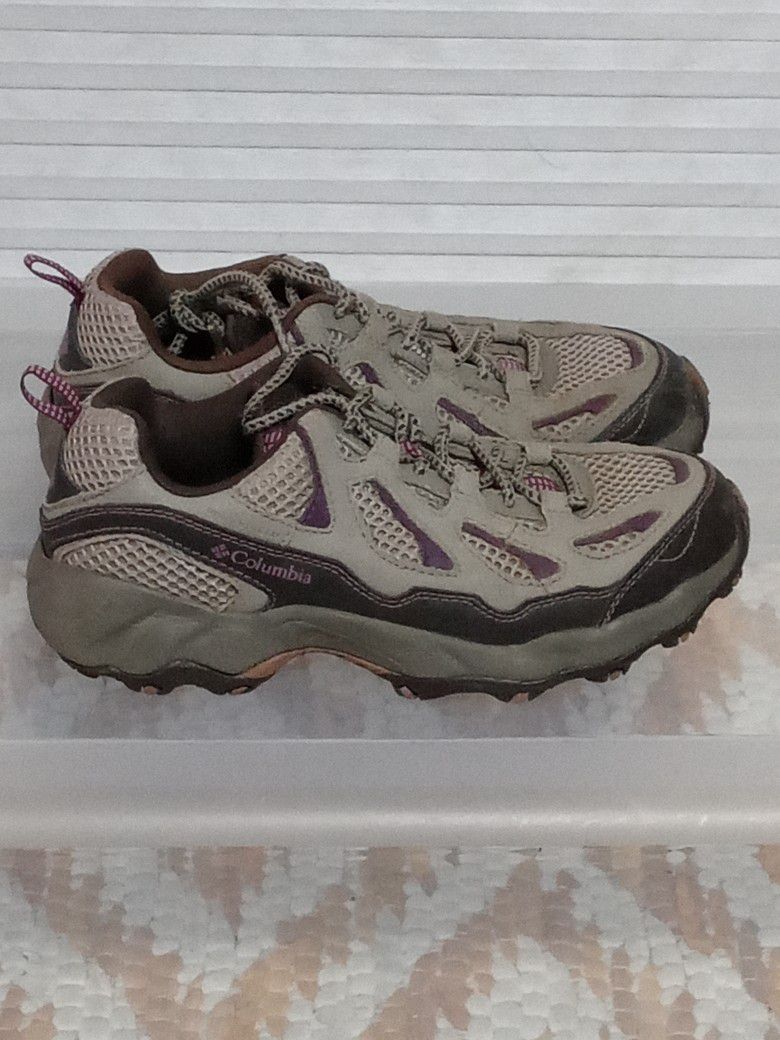 Pre-owned COLUMBIA D STORM Low top hiking boots/shoes size 6.5M BL3564-221, Wmns