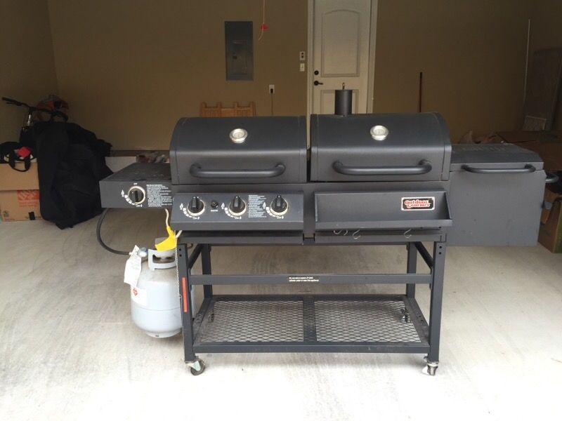 Outdoor Gourmet Triton Classic Gas/Charcoal Grill and Smoker Box for Sale in Austin, TX OfferUp