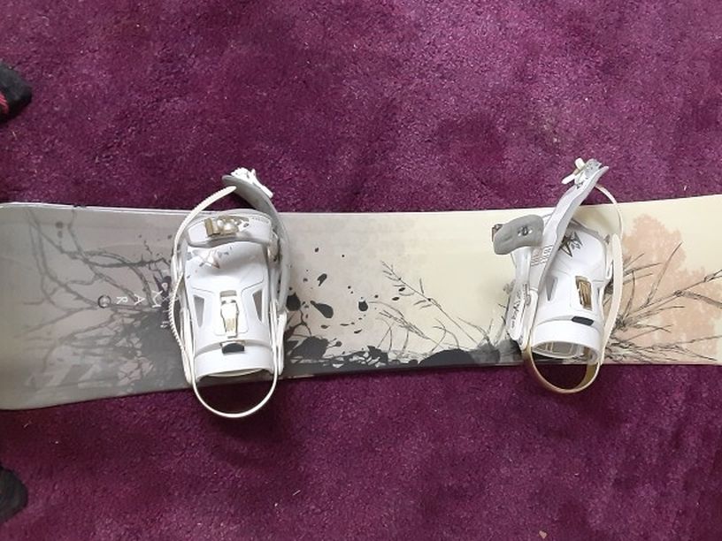 SNOWBOARD