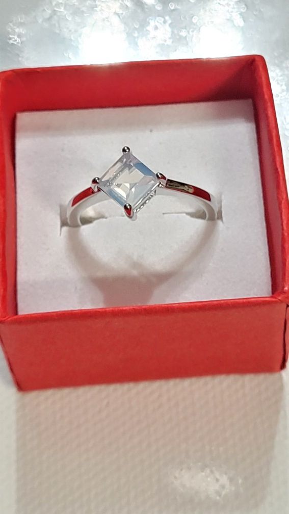 Shipping only! Princess cut Moonstone work Ring size 7