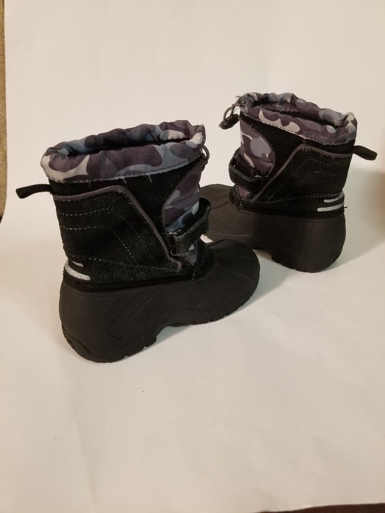 Snow boots Toddler Size L (9-10 ) For 4-5 Years