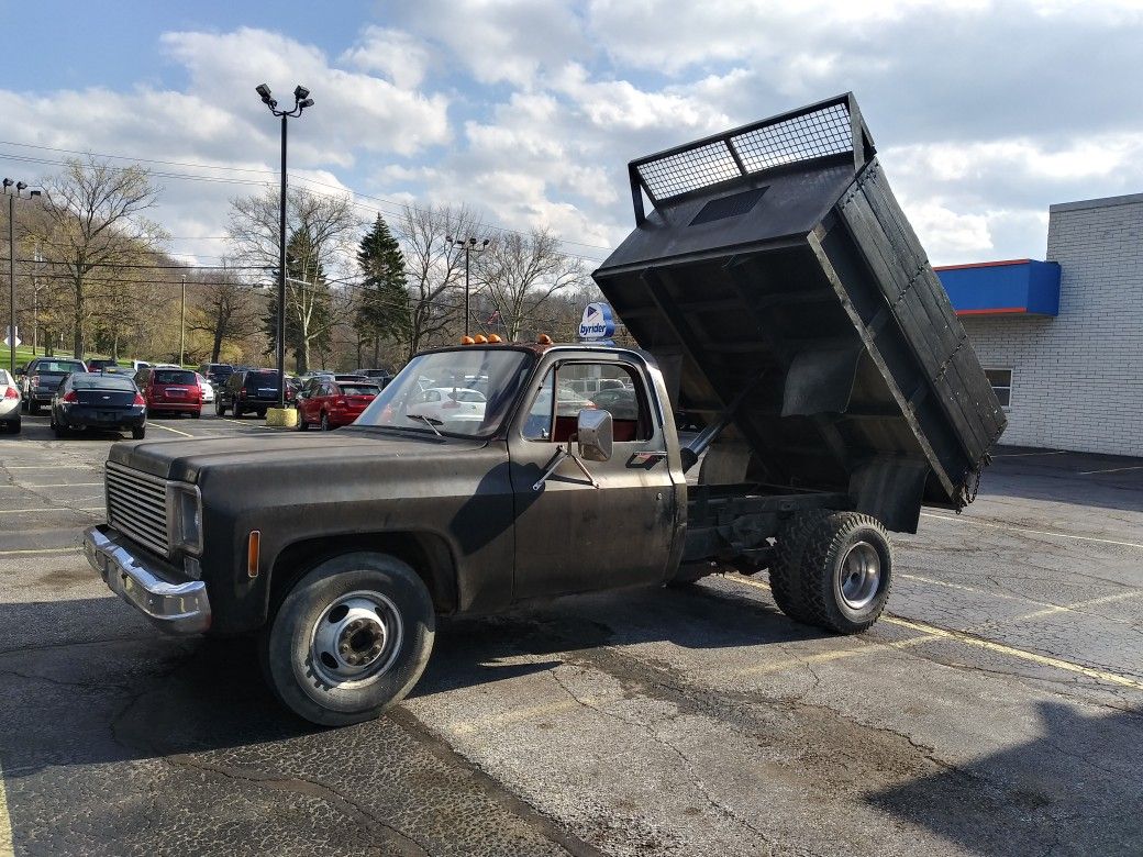 1979 chevy c30 dump truck for Sale in Cleveland, OH - OfferUp