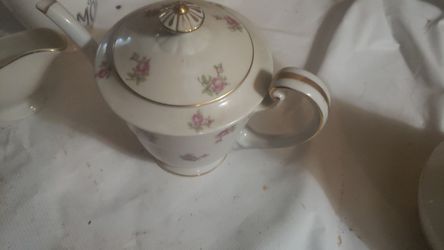 1 Notitake tea pots 15 each or 25 dollars for both Thumbnail