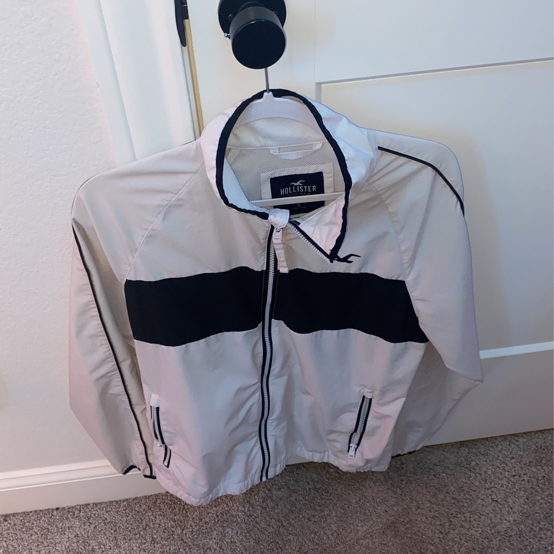 Hollister Jacket Small