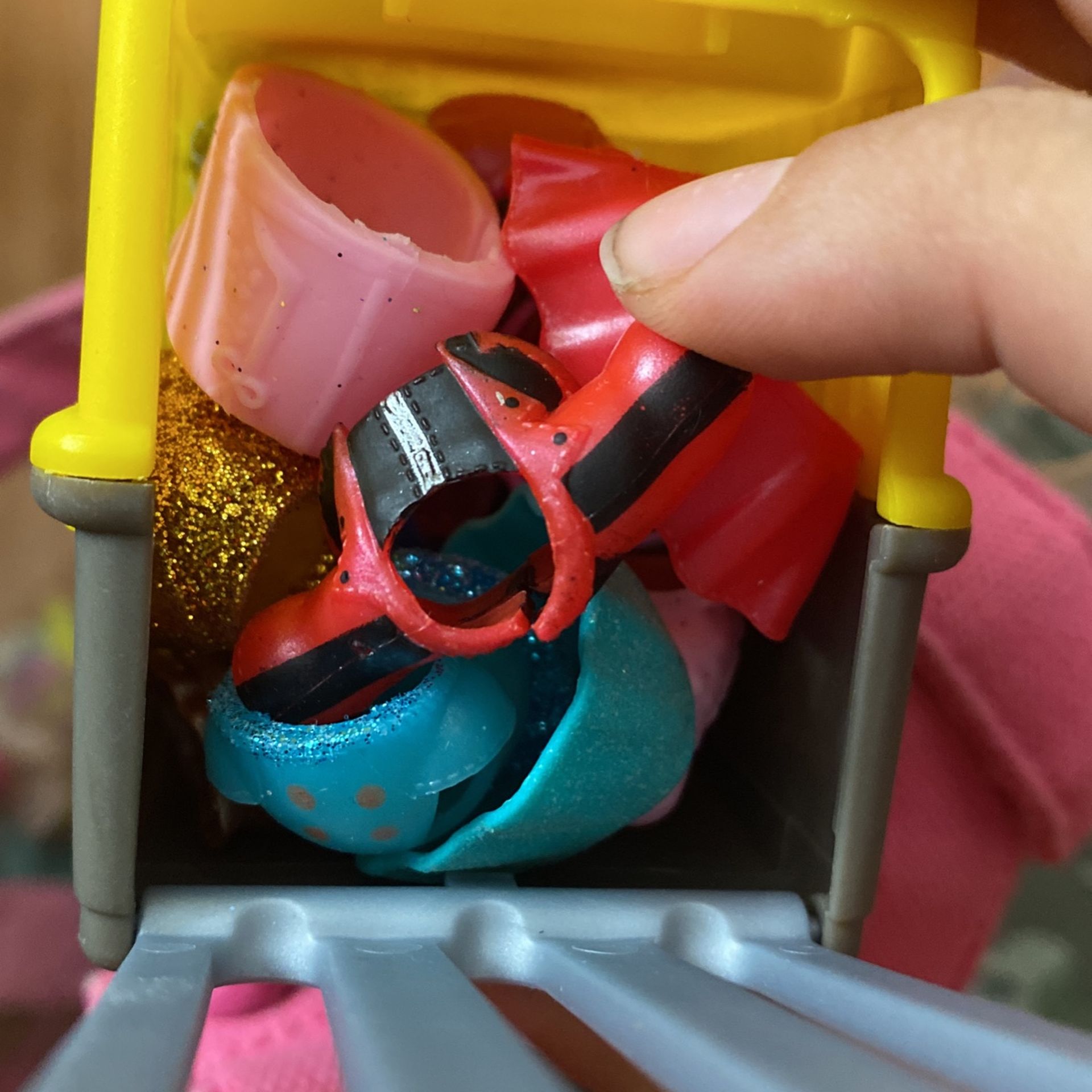 Selling Shop Kins, Lol Dolls With A Lot Of Clothing And It Comes In A Cute Bag