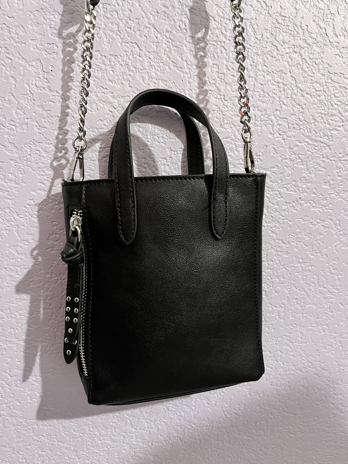 New/nuevo Black Crossbody Bag