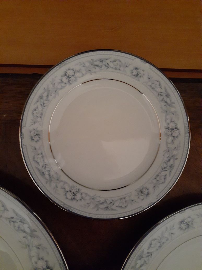 Legendary Noritake Dearborn China set 10 Place settings and service ware