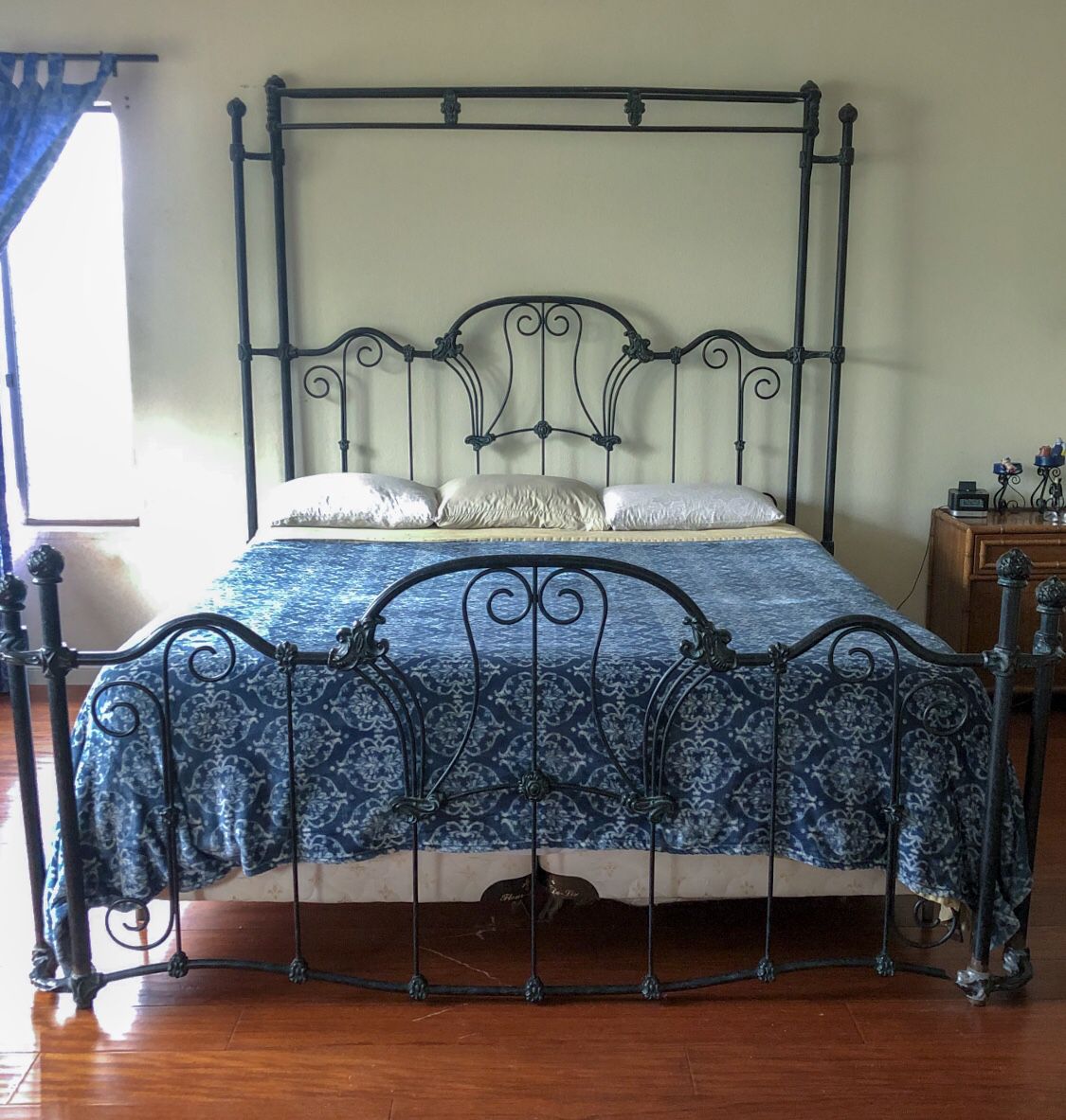 Wrought Iron Poster Bonnet Canopy Bed, Wrought Iron California King Bed