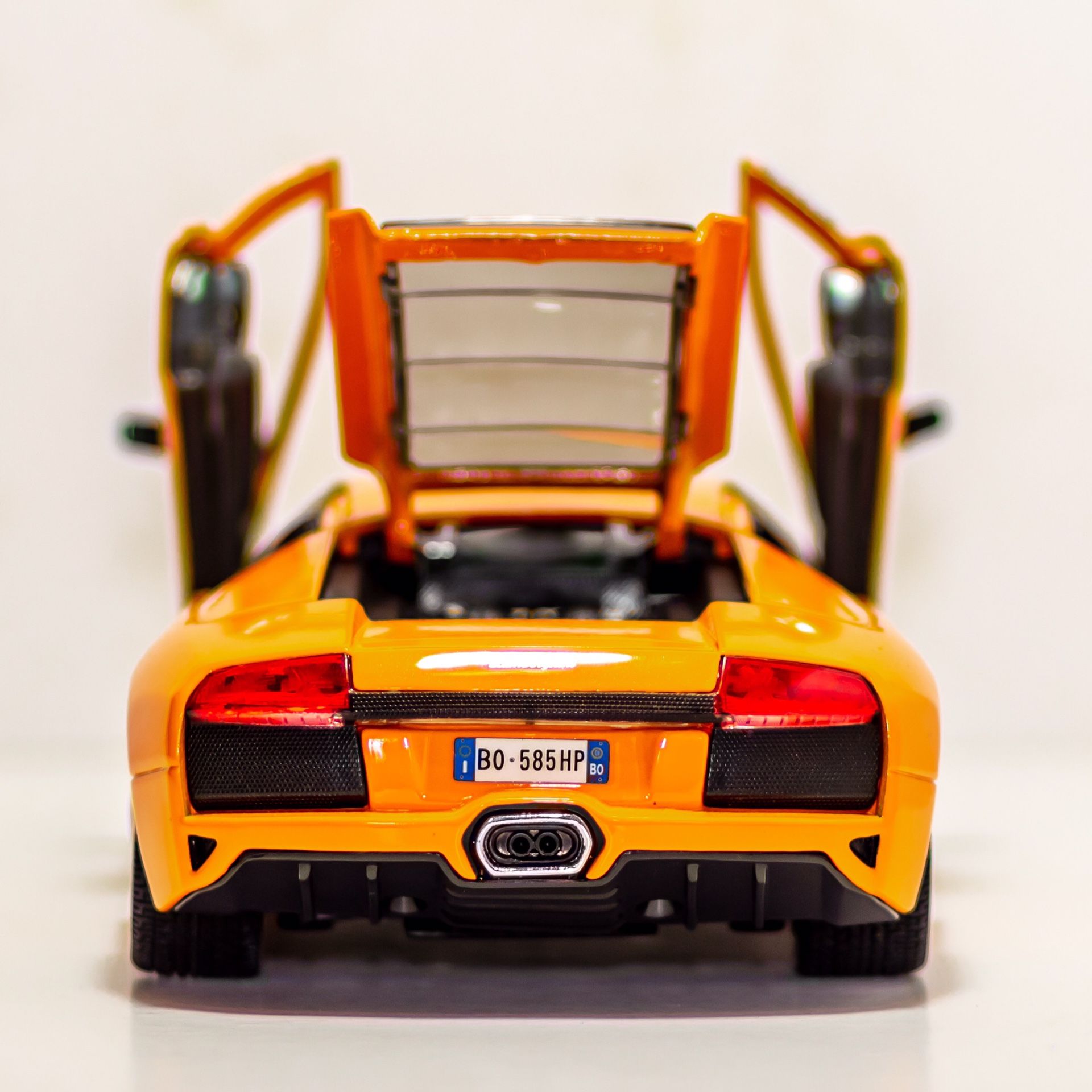 2007 Arancio Atlas Lamborghini Murcielago LP640 Maisto Diecast Vehicle 1:18 Scale