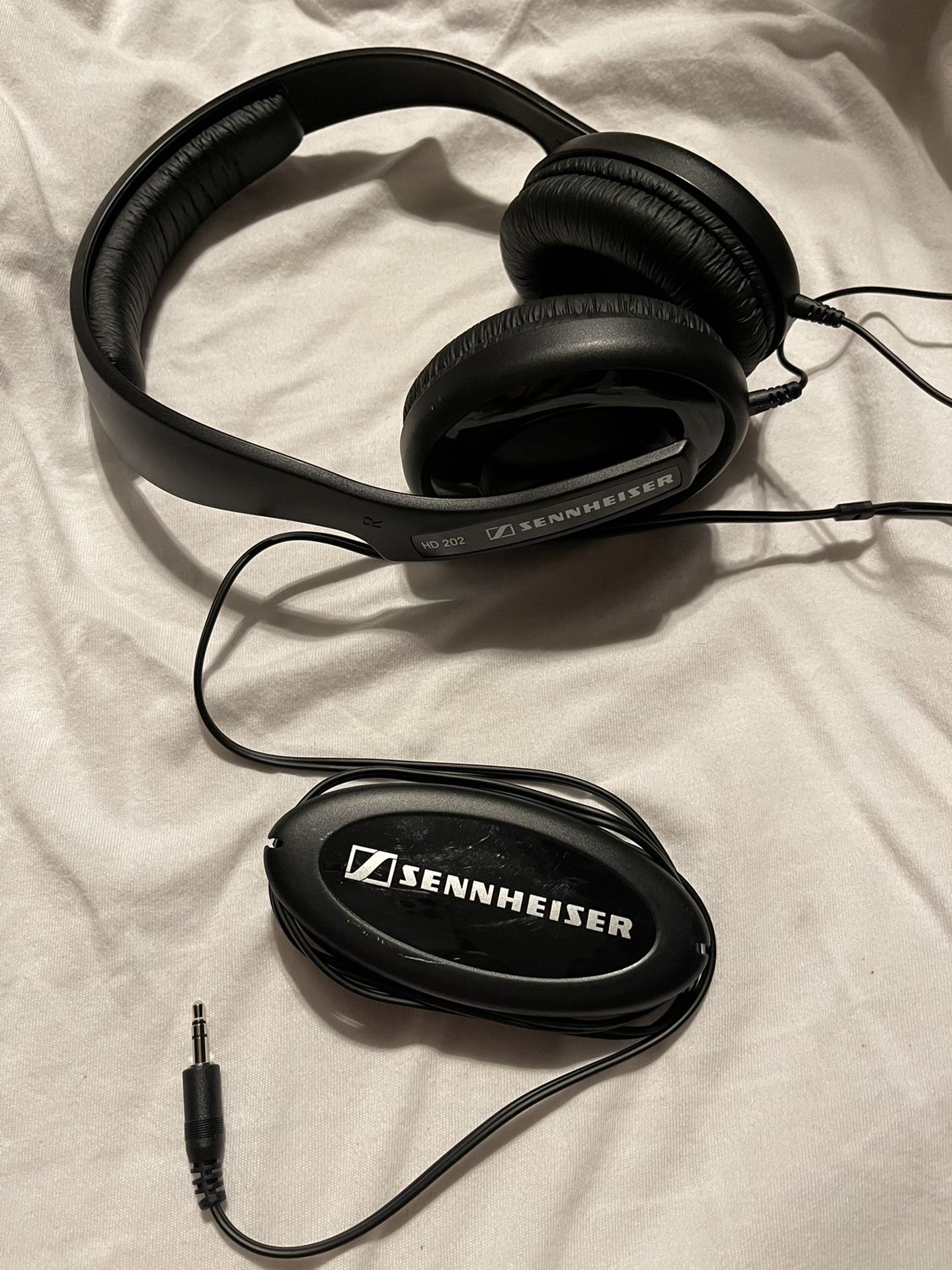 SENNHEISER PROFESSIONAL WIRED HEADPHONE