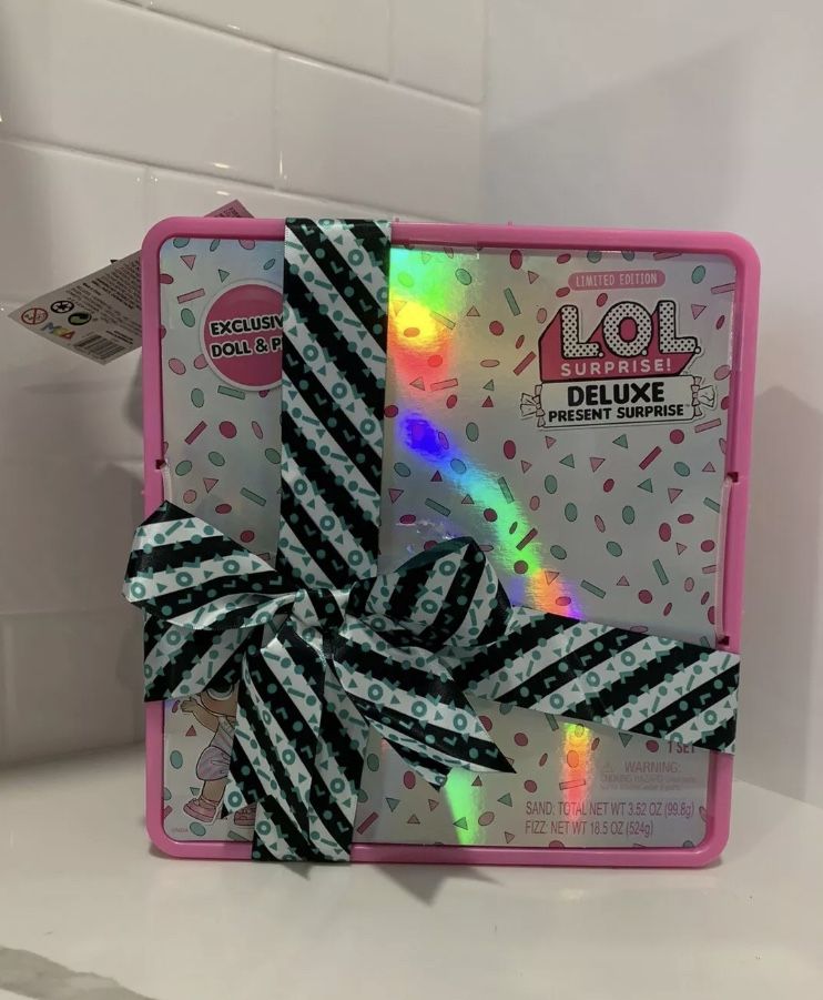 LOL Surprise Deluxe Present Pink
