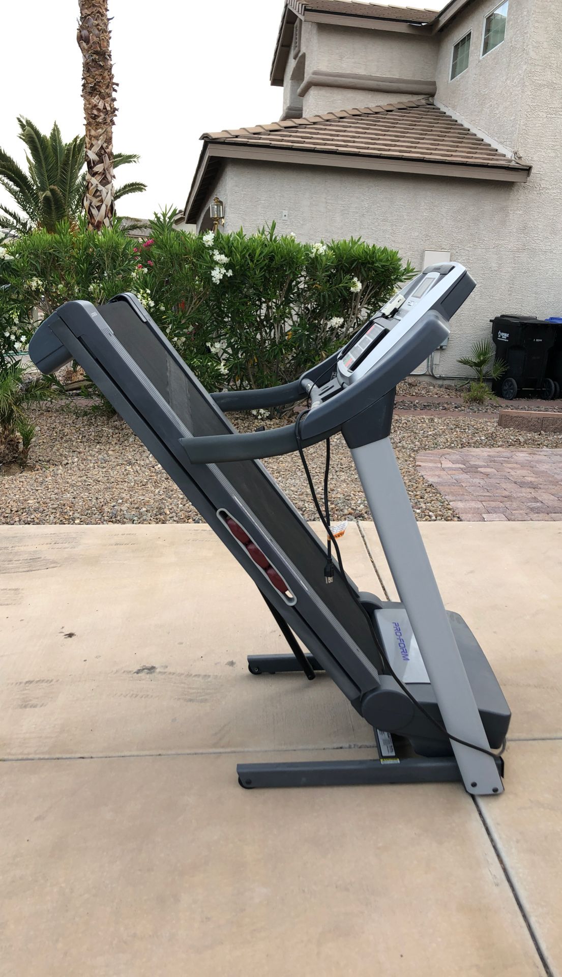 ProForm 590T Treadmill. excellent shape ! High Rated! for Sale in