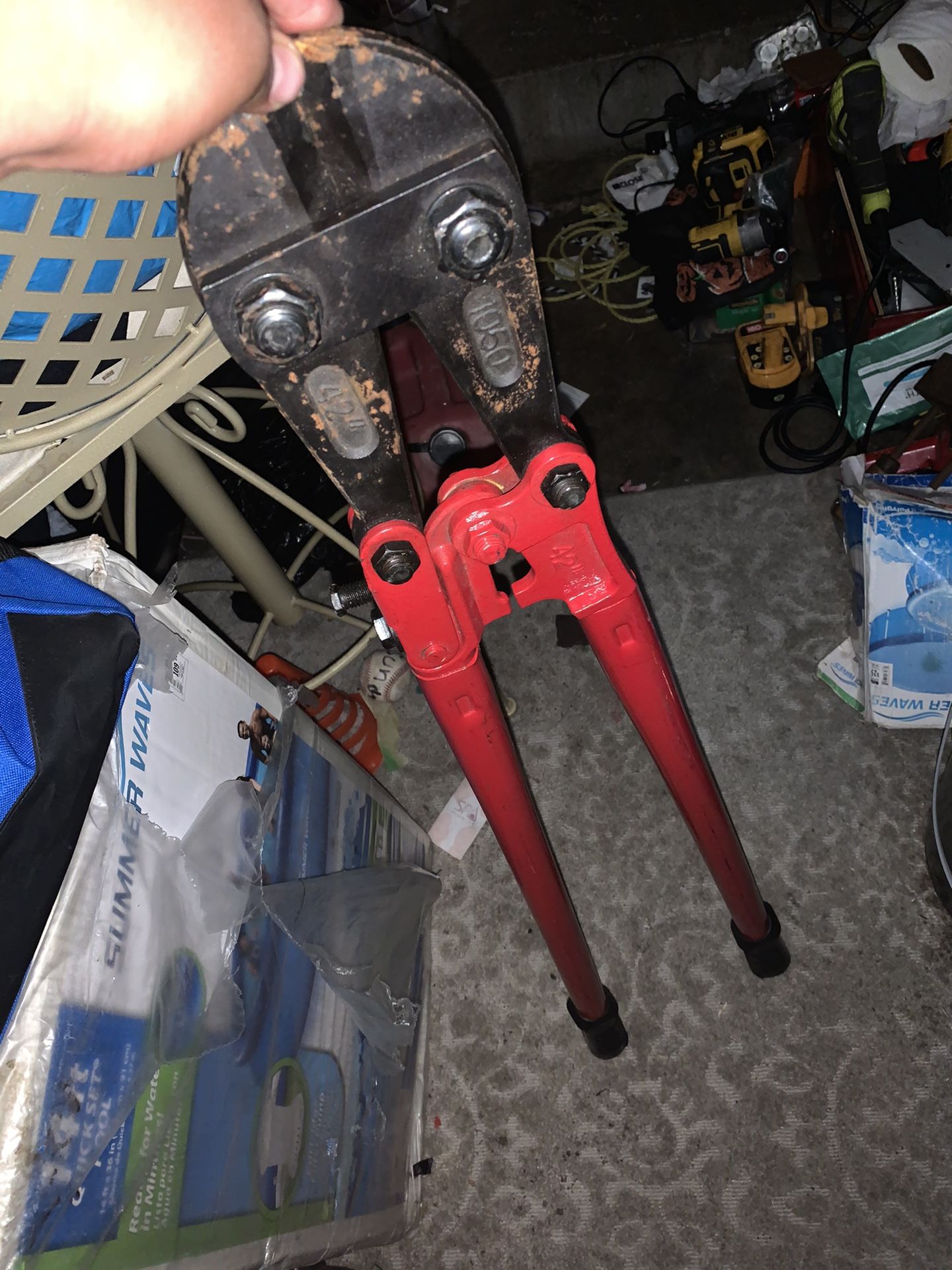 Bolt cutters