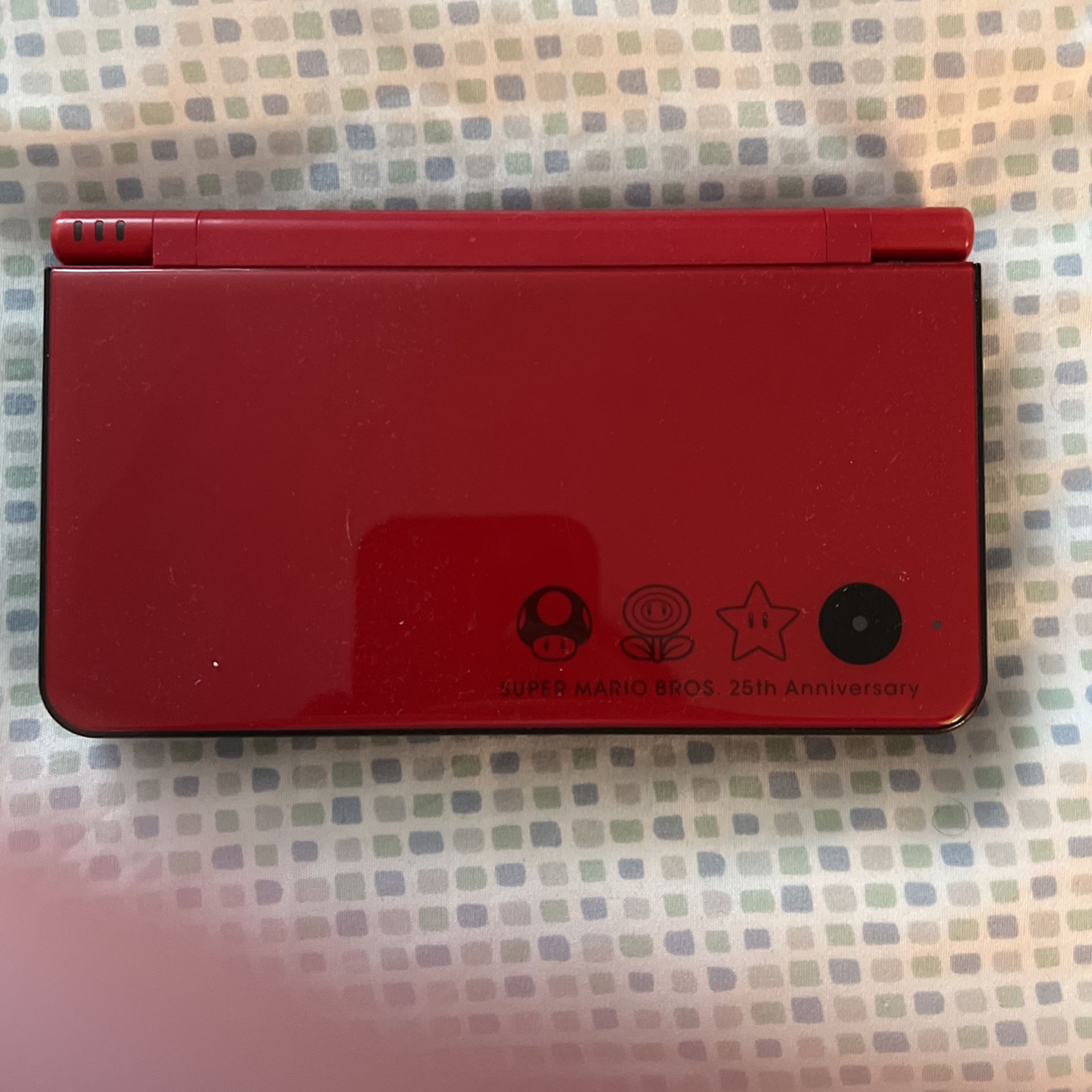 Nintendo Dsi Xl Super Mario Bro Edition (No Charger And No Stylus)