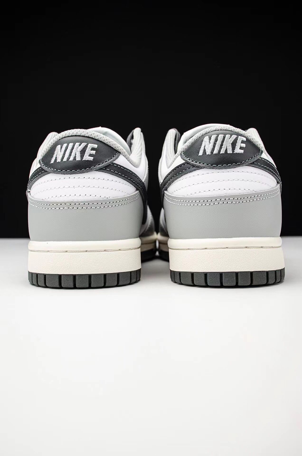 Nike Dunk Low Light Smoke Grey