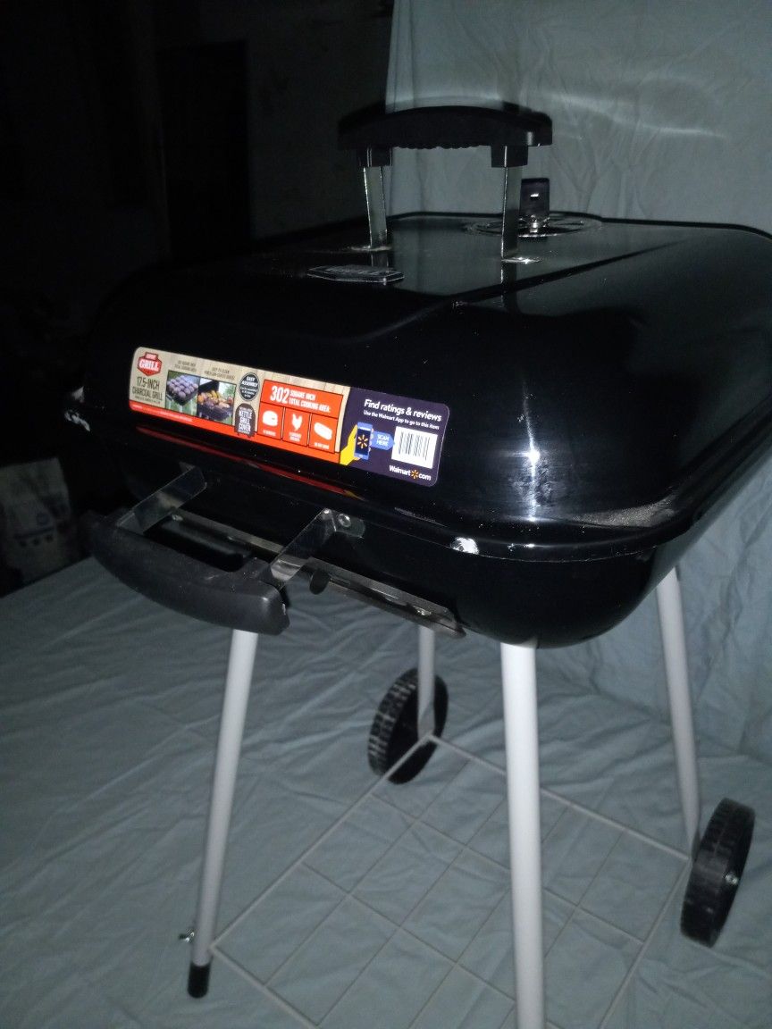 CHARCOAL GRILL! BRAND NEW!!