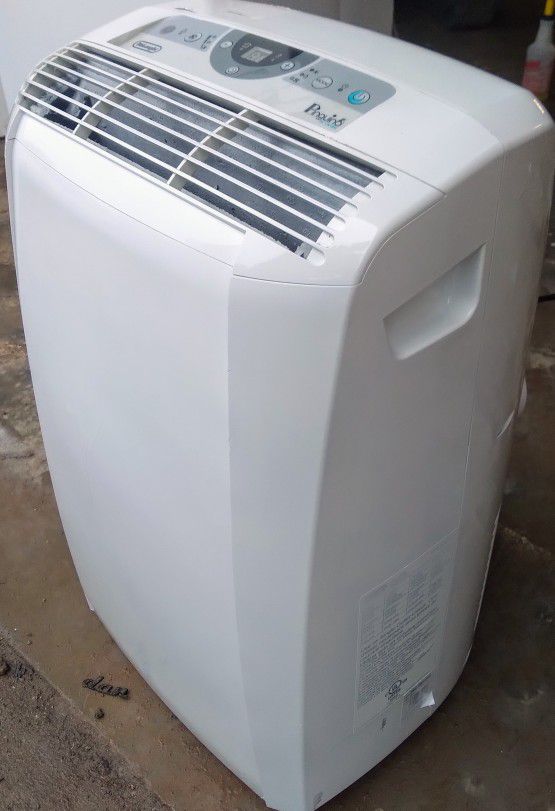 Excellent Condition! Delonghi 12,000 (K) BTU Portable Air Conditioner/Dehumidifier/Fan!