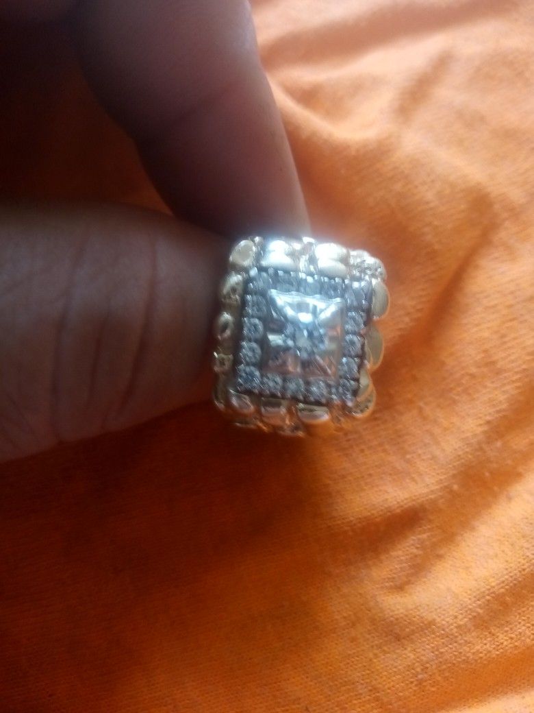 Anillo De Oro 14 Kilates Con Diamamantes 19 Gramos