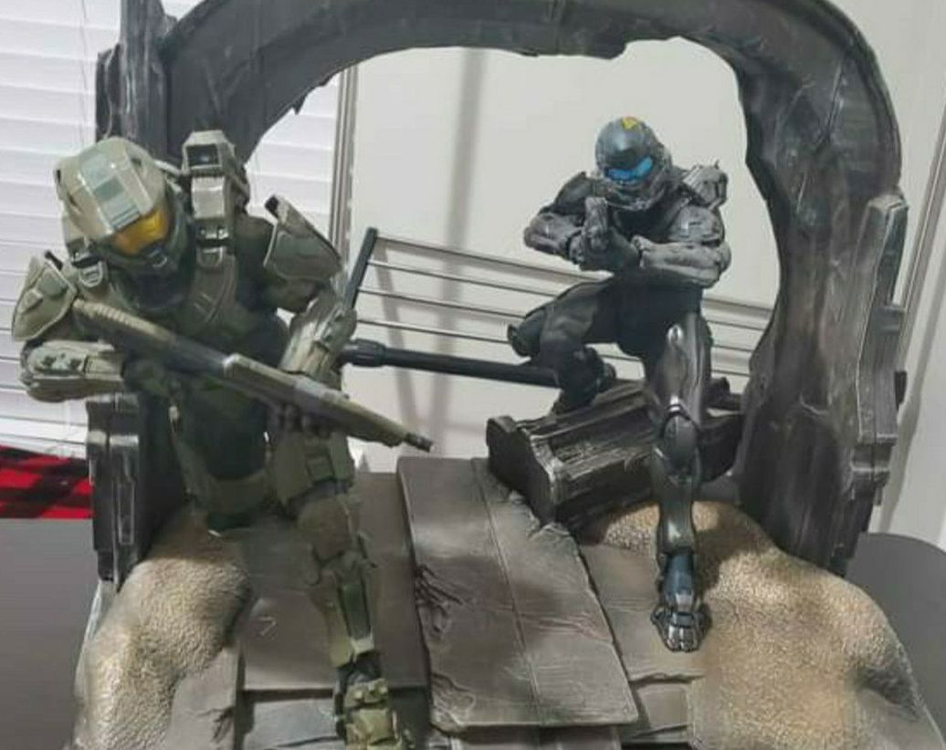 Halo 5 Guardians Master Chief And Locke Bookend Statue