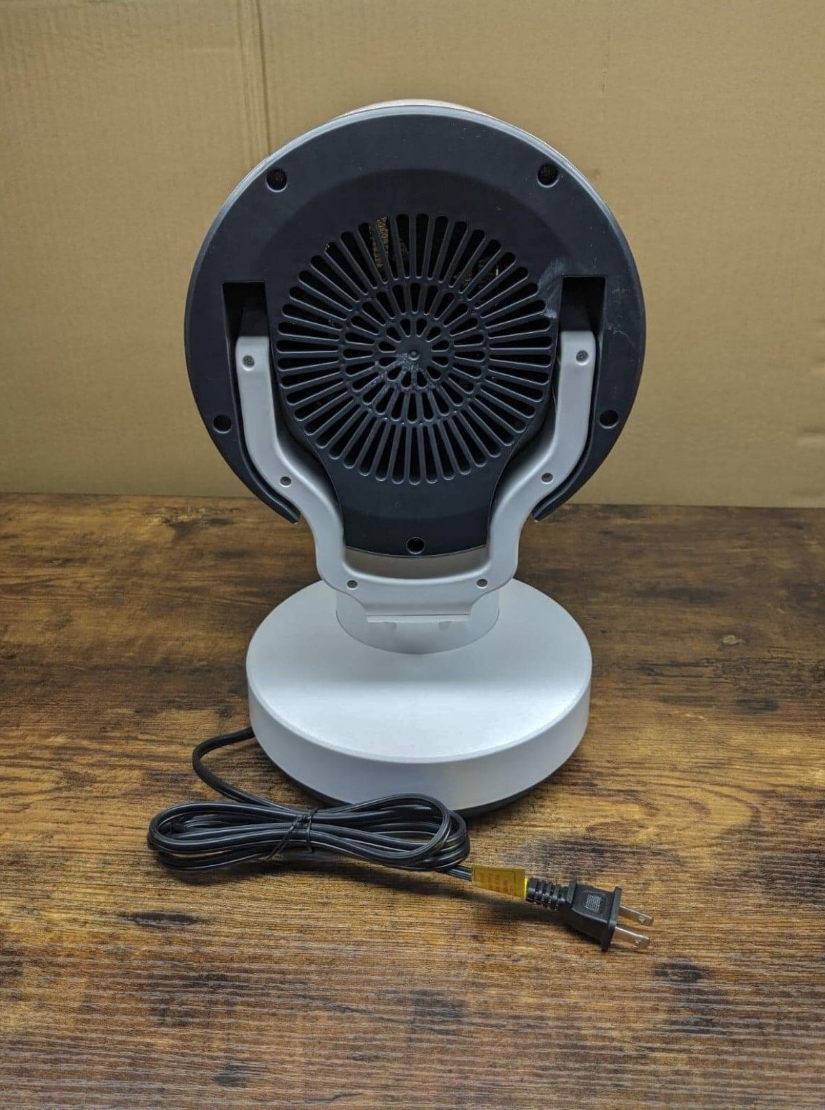 (NEW) 1500W Tabletop Portable Oscillating Ceramic Heater with Cooling Fan For Offices, Bedrooms, Classrooms, Basements