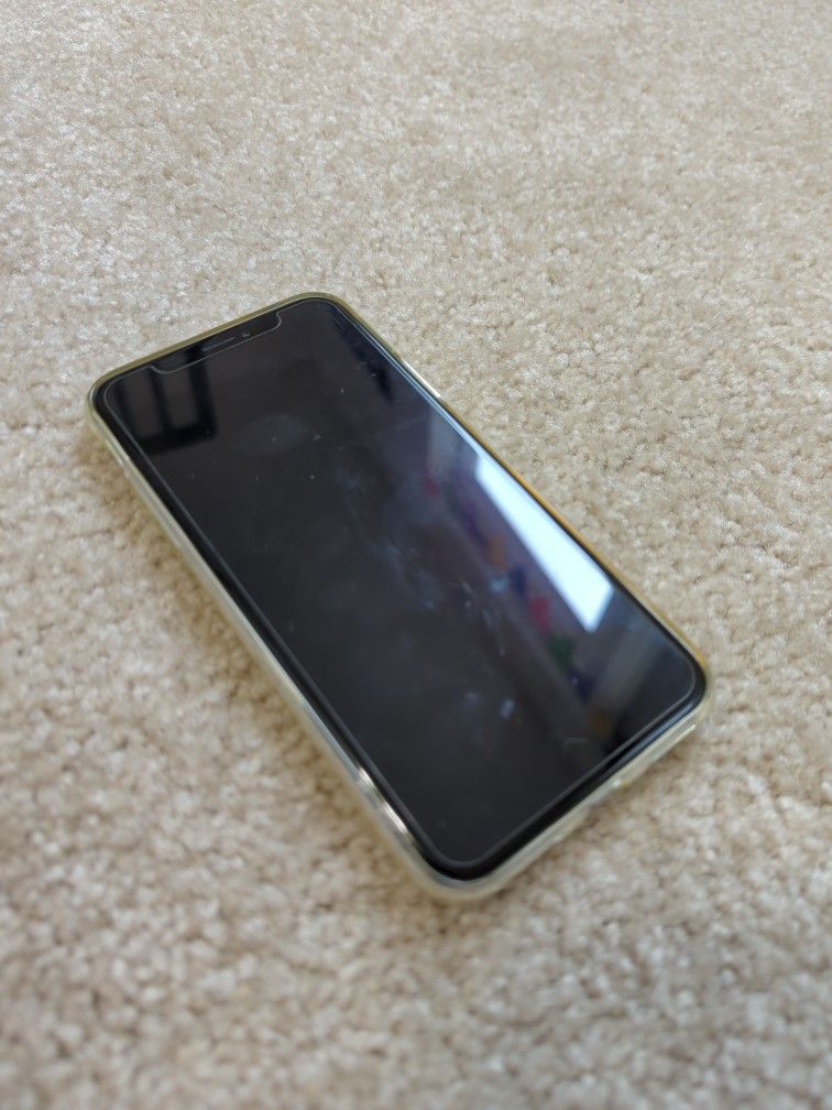 iPhone X 64GB Unlocked With Accessories