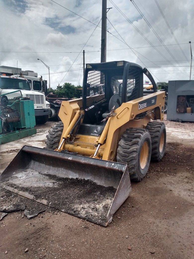 2008 John Deere Skid Steer 328 $17,000