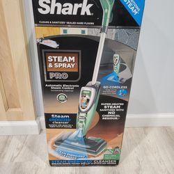 Shark SS460WM Steam and Spray Pro Mop Thumbnail