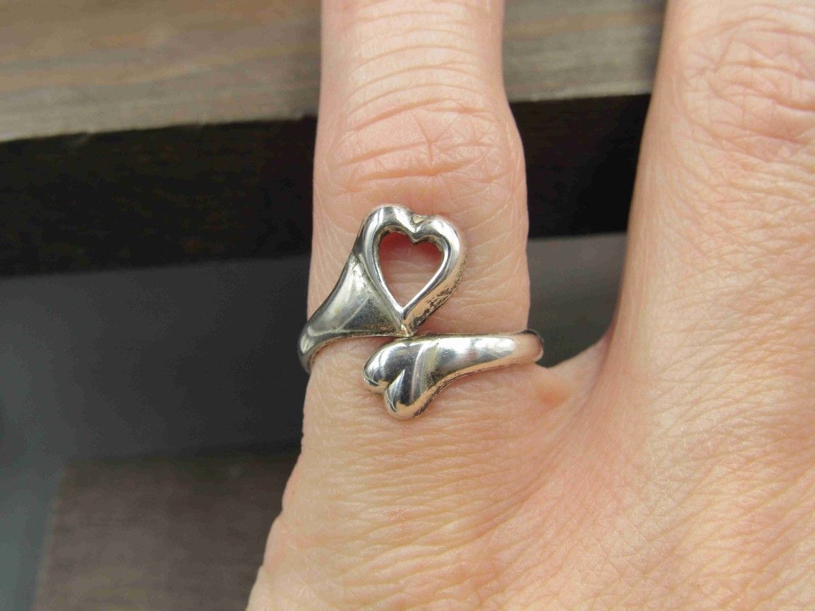 Size 5.5 Sterling Silver Tarnished Worn Hearts Band Ring Vintage Statement Engagement Wedding Promise Anniversary Bridal Cocktail Friendship