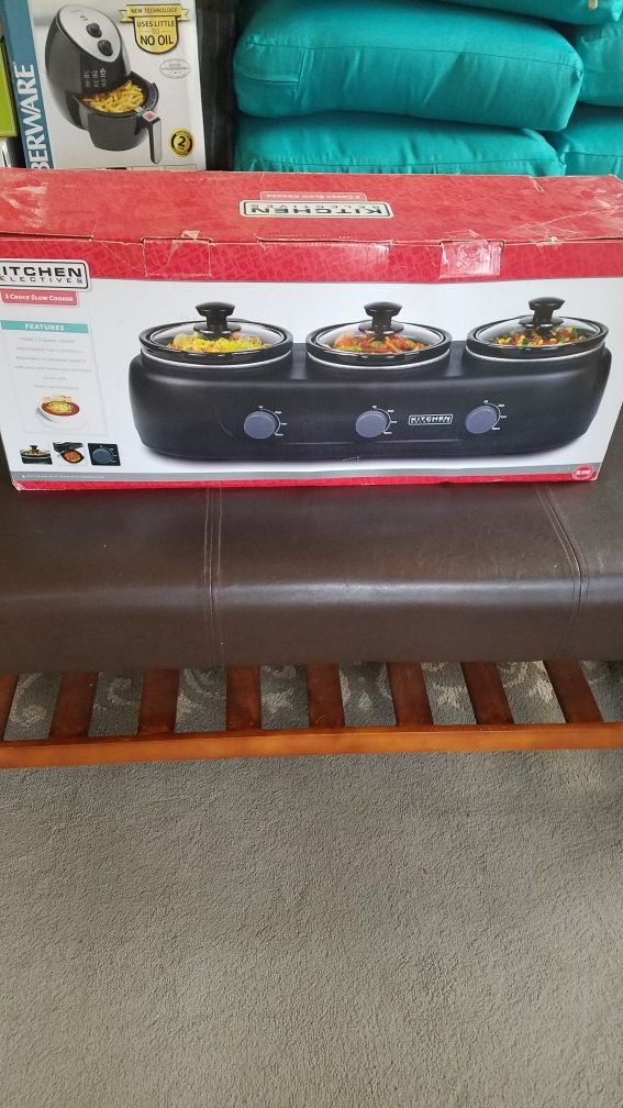 3 CROCK SLOW COOKER