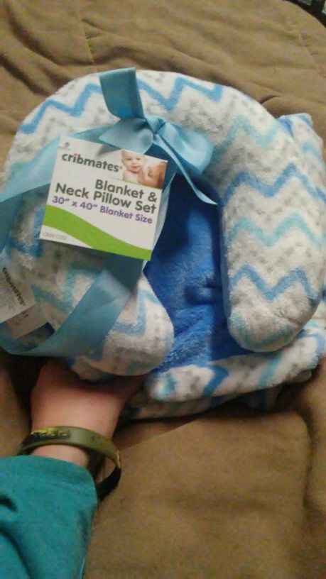 Cribmates. Baby blanket and neck pillow set