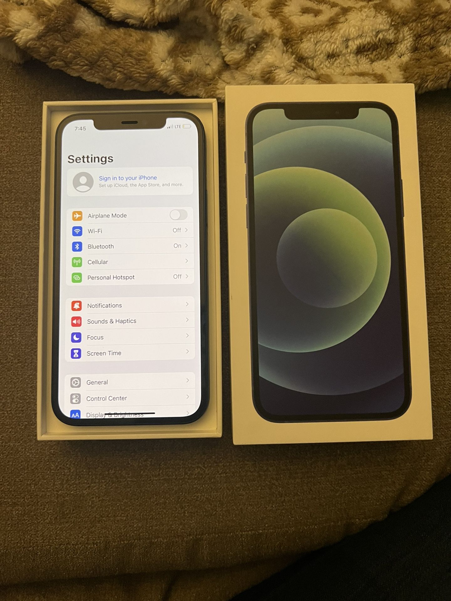 iPhone 12 - T-Mobile