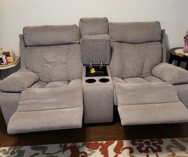 GREY CLOTH FABRIC COUCH AND LOVESEAT RECLINER S