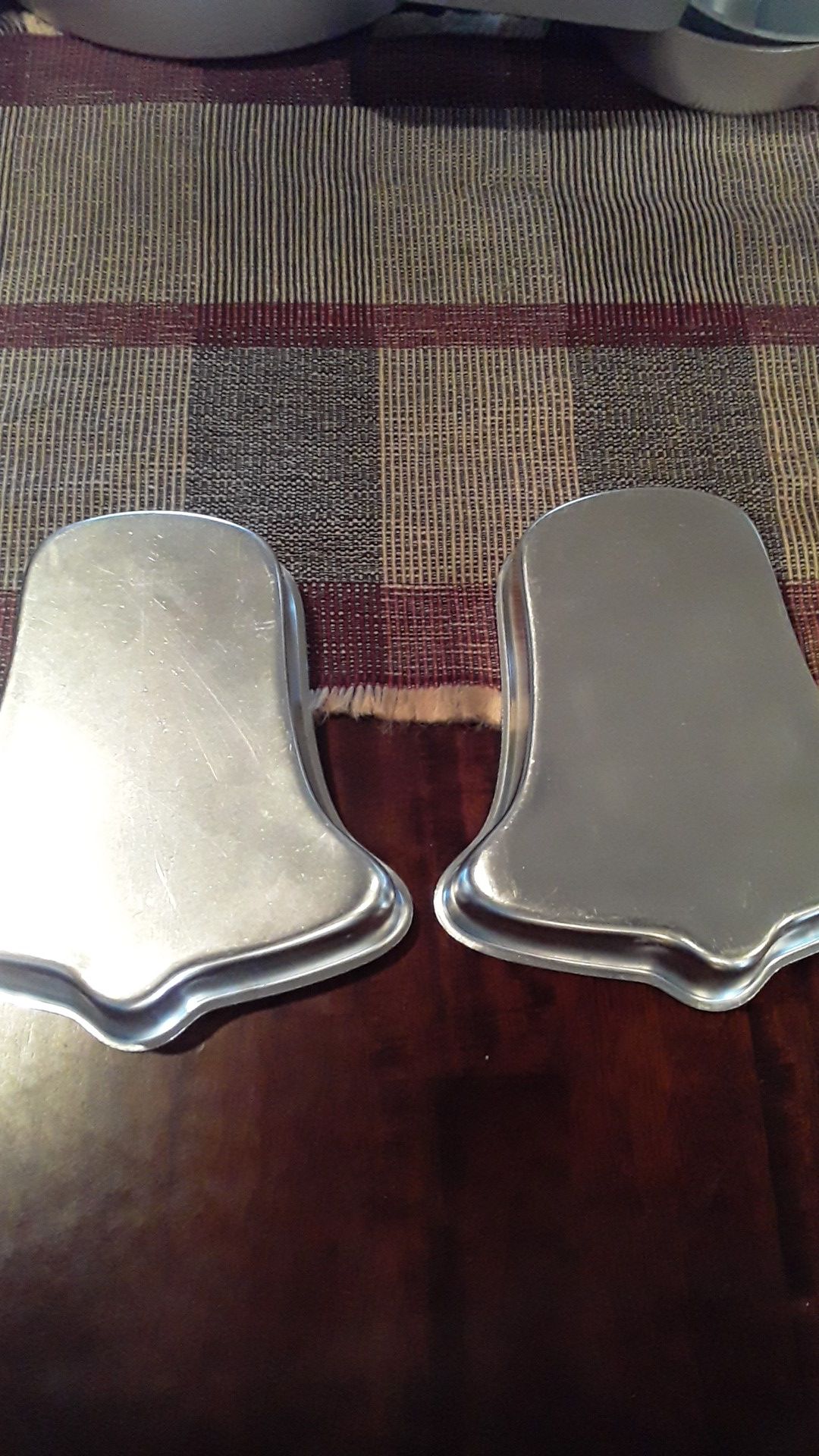 Cake pans
