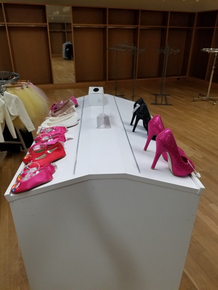 Beautiful white color Retail Store clothing Rack