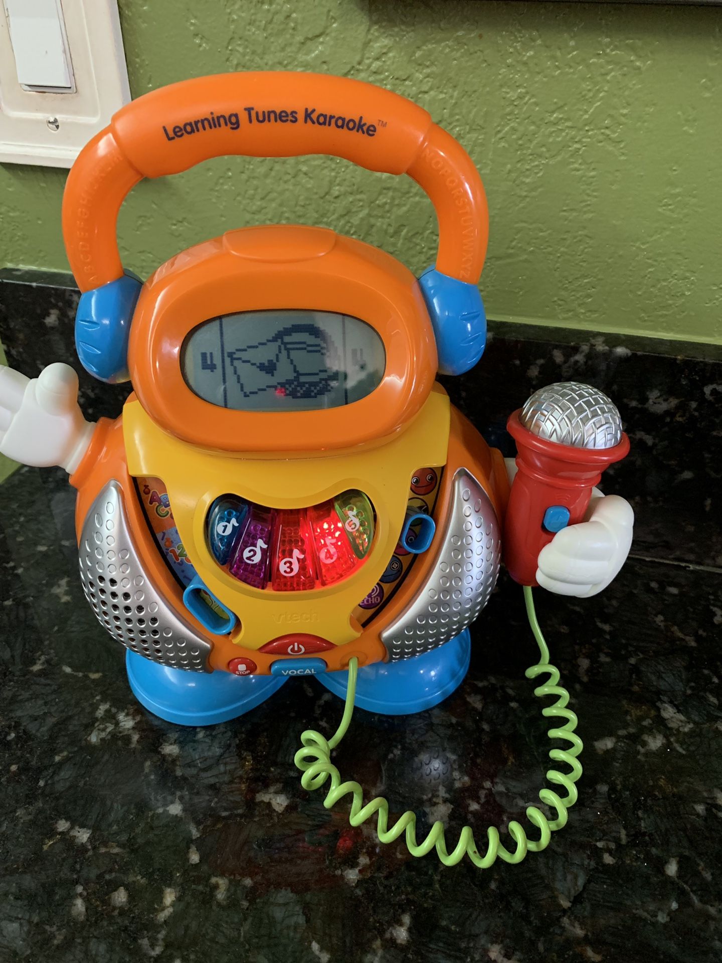 Baby learning Tunes Karaoke
