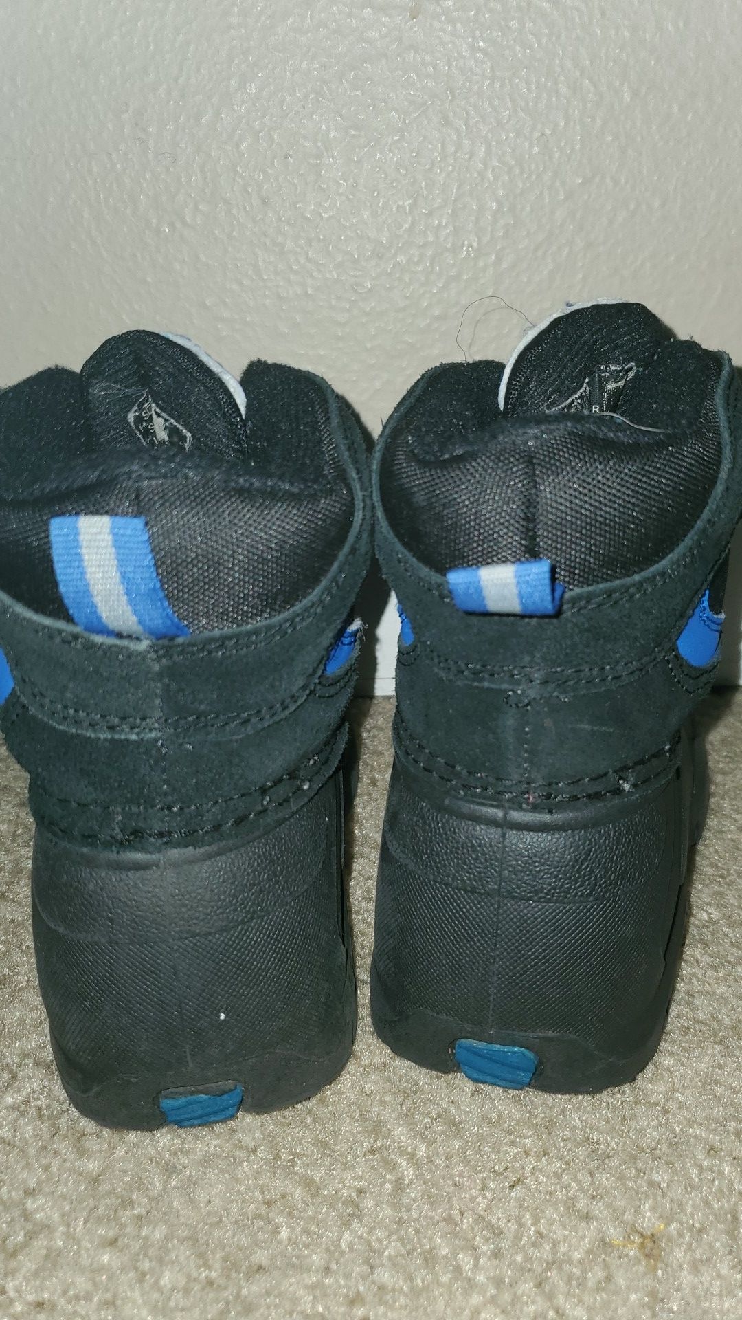 Weatherproof snow boots for toddler boys size 10