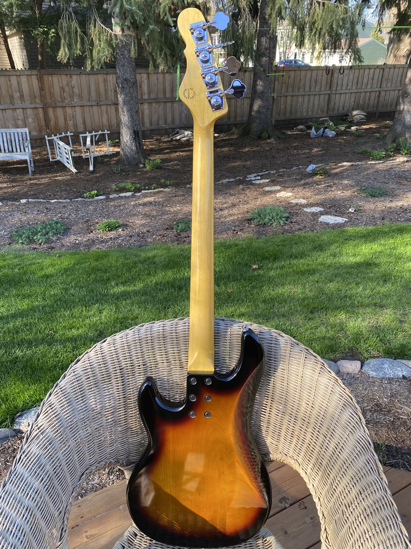 G&L Tribute Series LB-100 Bass
