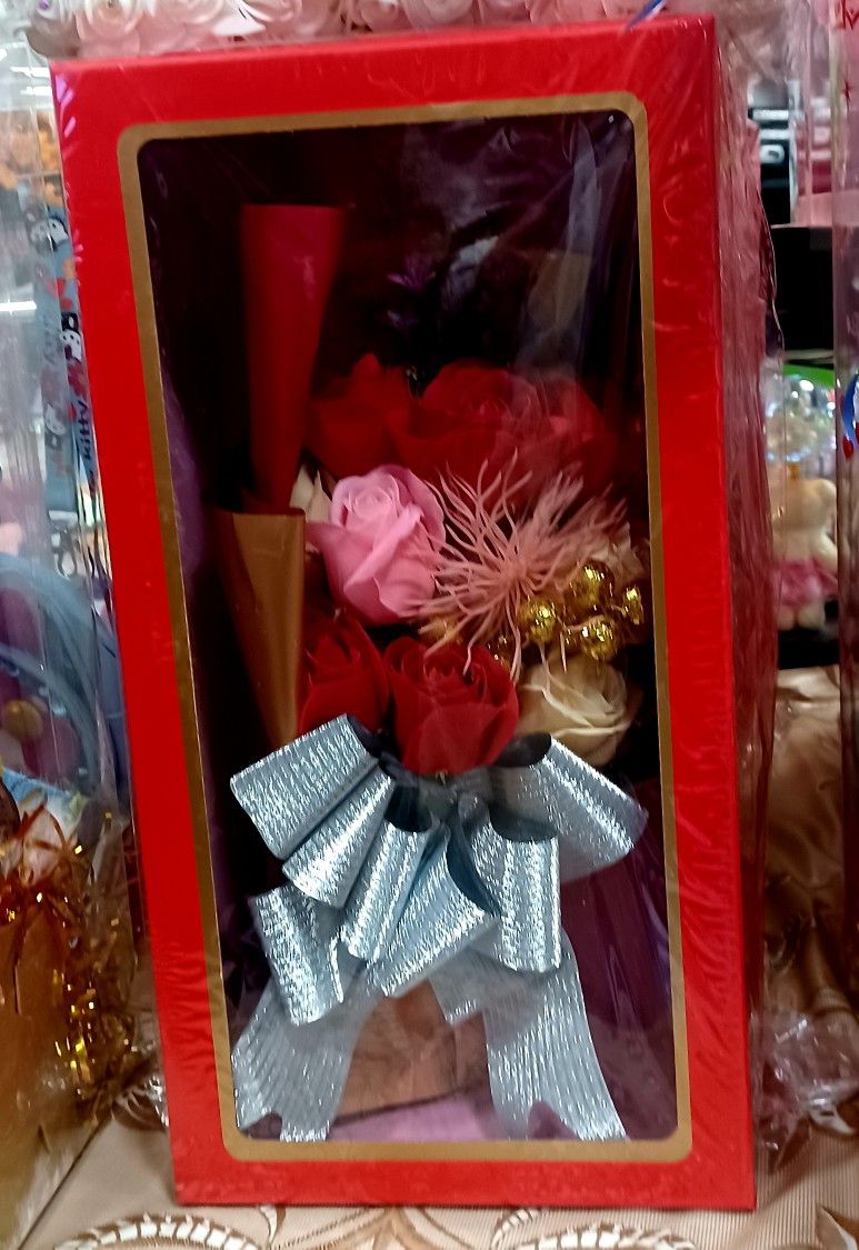 White Rose Bear for Sale in Woodville, CA OfferUp