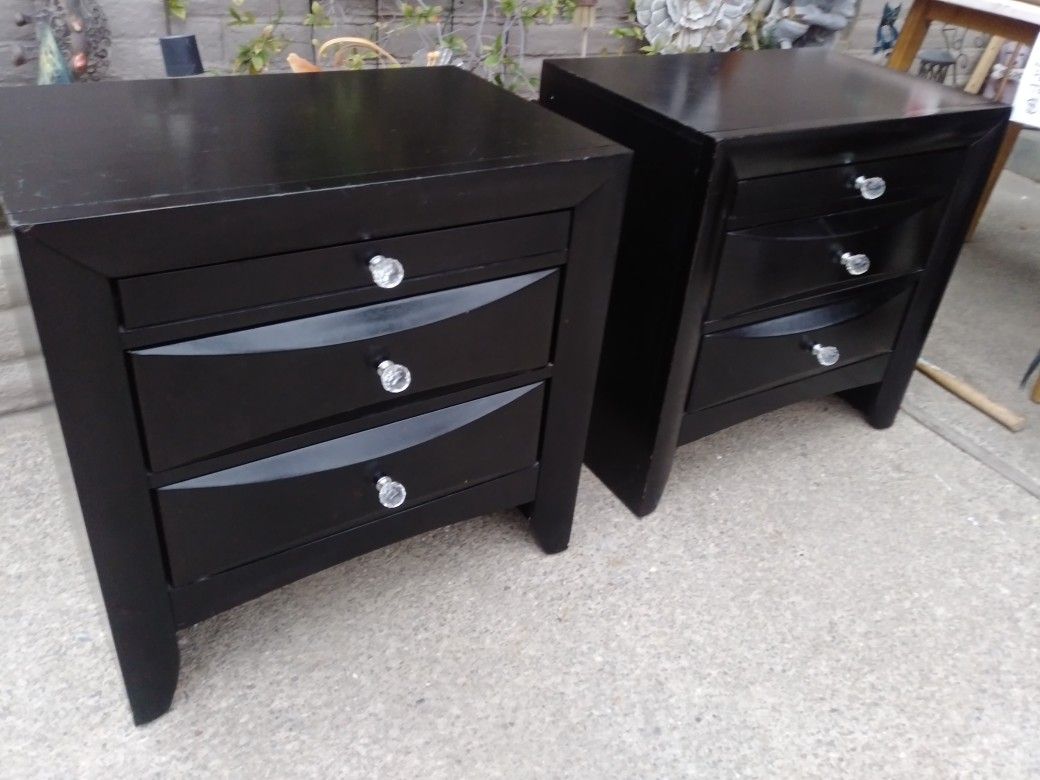 SET OF BLACK NIGHTSTANDS WITH CRYSTAL KNOBS