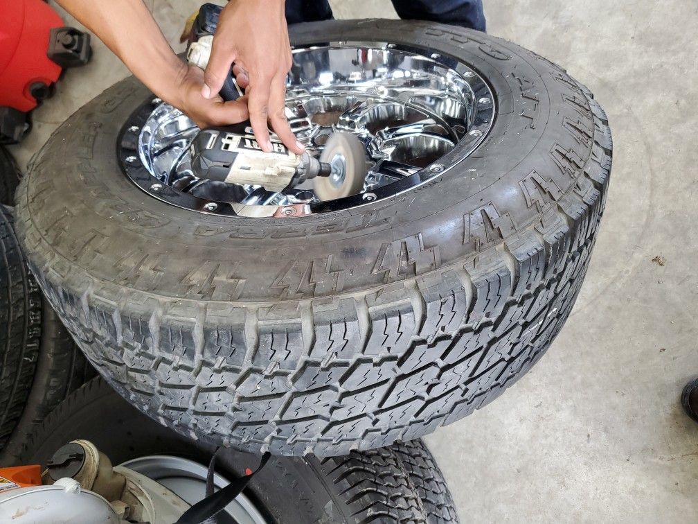20 Inch Whells And Tires For A F250 Or F350 8×170 Bolt 🔩 Patern